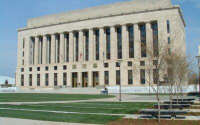 What is the difference between a misdemeanor and a felony?
